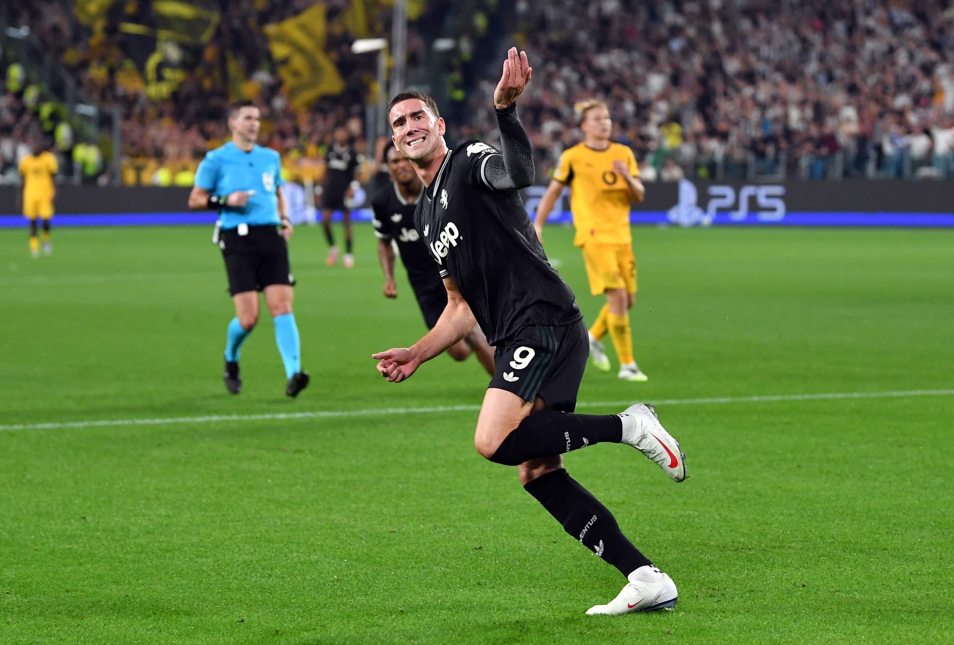 Vlahovic gèle les discussions avec la Juventus, ouvert à un rôle au Barça - La Liga