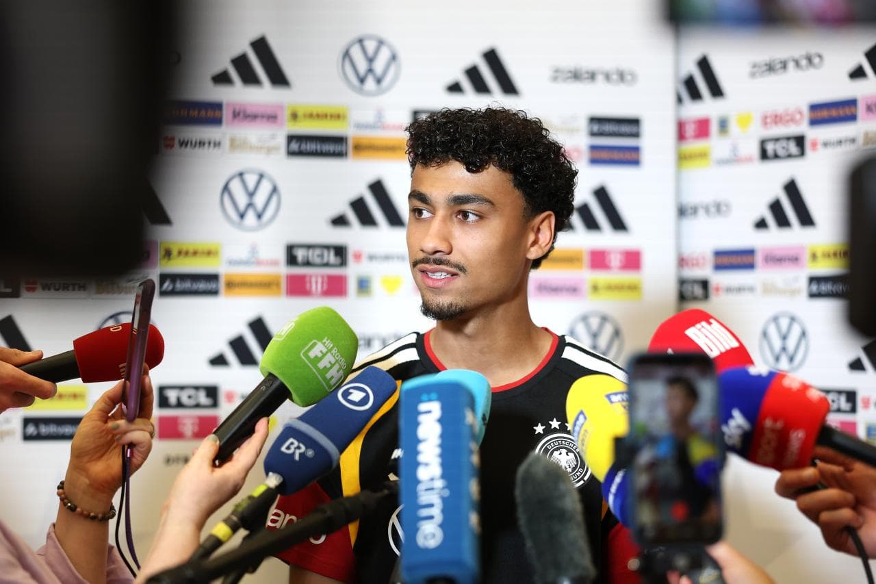 Brown Addresses Bayern Links, Prioritises World Cup - Bundesliga