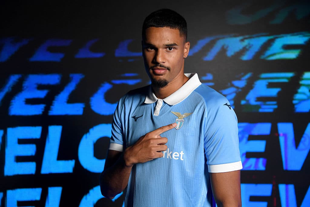 Doekhi S'engage Librement avec la Lazio