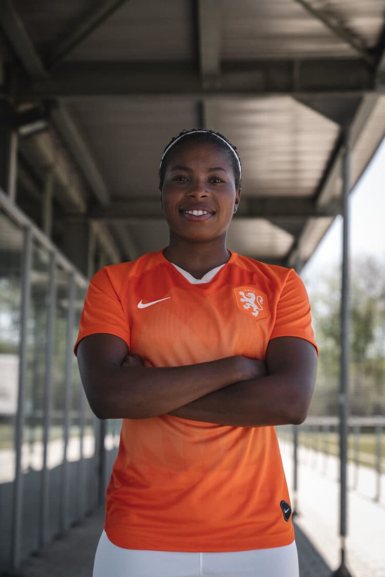 Unsichere Zukunft für Lineth Beerensteyn beim VfL Wolfsburg – Transfermgerüchte halten sich hartnäckig