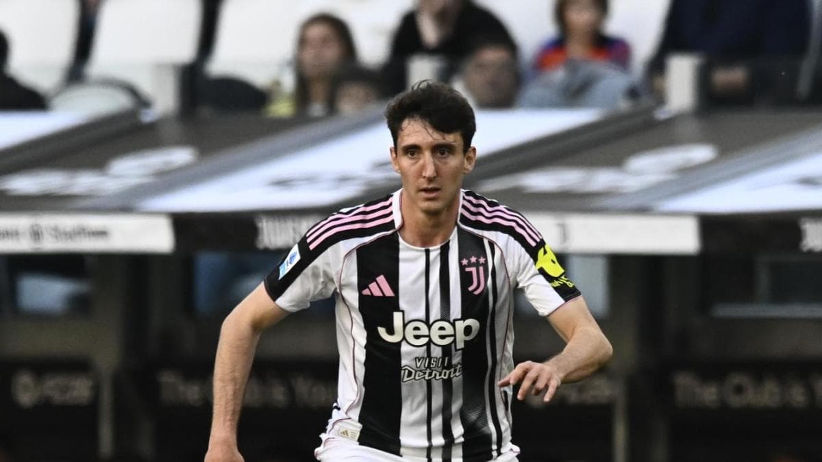 Chelsea Linked with Juventus Wing-Back Cambiaso