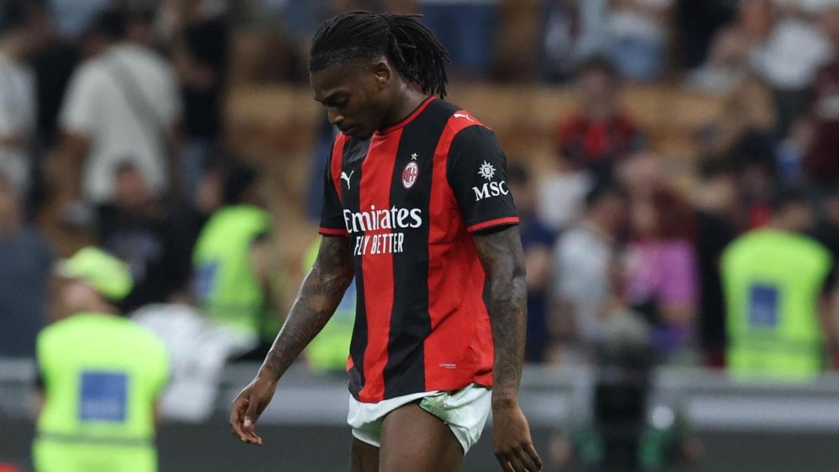 Leao Envisage un Transfert en Premier League, Une Offre du Galatasaray Émerge