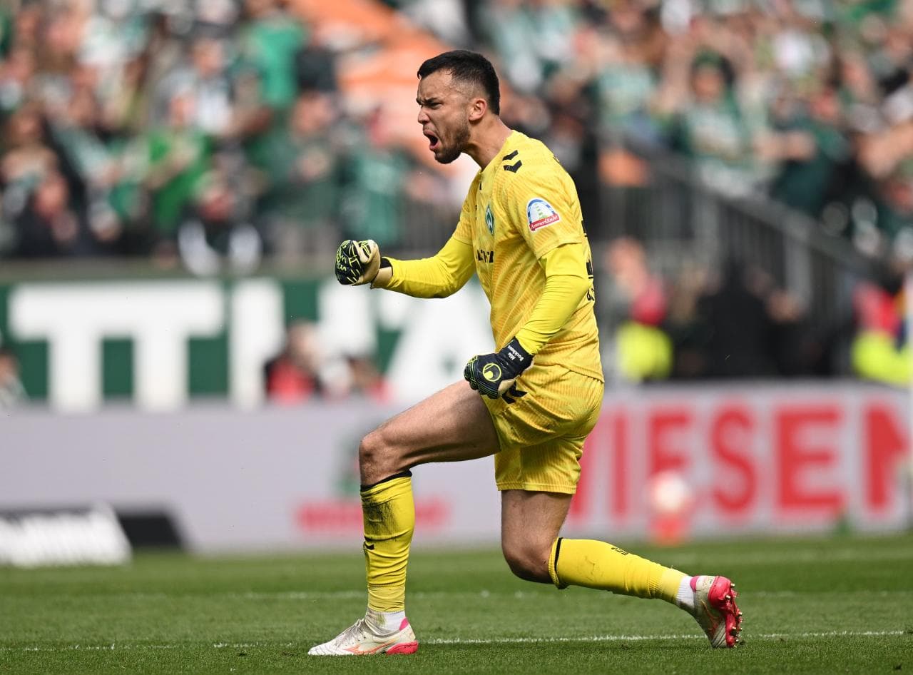 Freiburg Sign Goalkeeper Backhaus From Werder Bremen