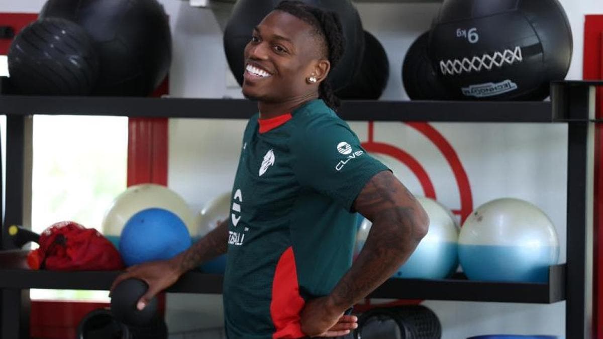 Futuro incerto per Leao al Milan dopo il cambio di allenatore