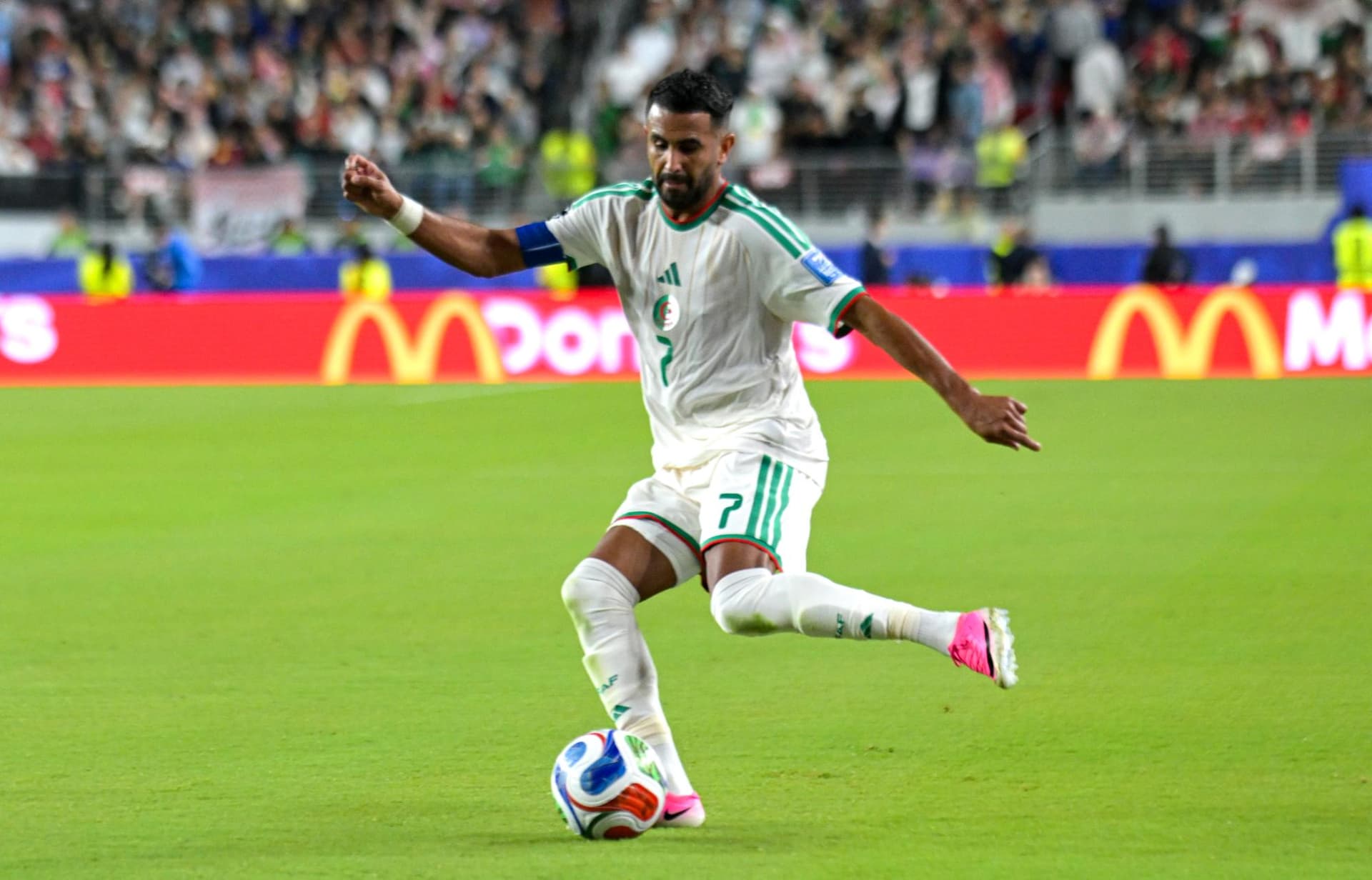 Mahrez beendet seine Karriere in der Nationalmannschaft Algeriens