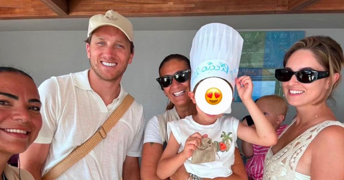 Zielinski Si Goda le Vacanze in Famiglia a Capri Dopo il Successo con l'Inter
