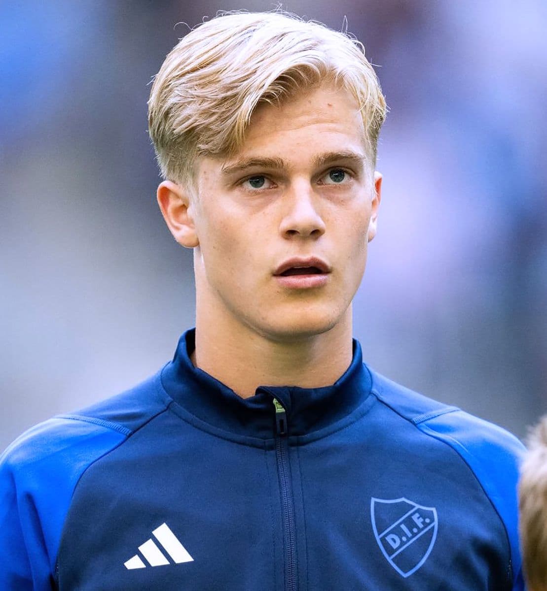 Arsenal und Chelsea mit Interesse an umstrittenem Transfer von Lucas Bergvall von Tottenham - Premier League