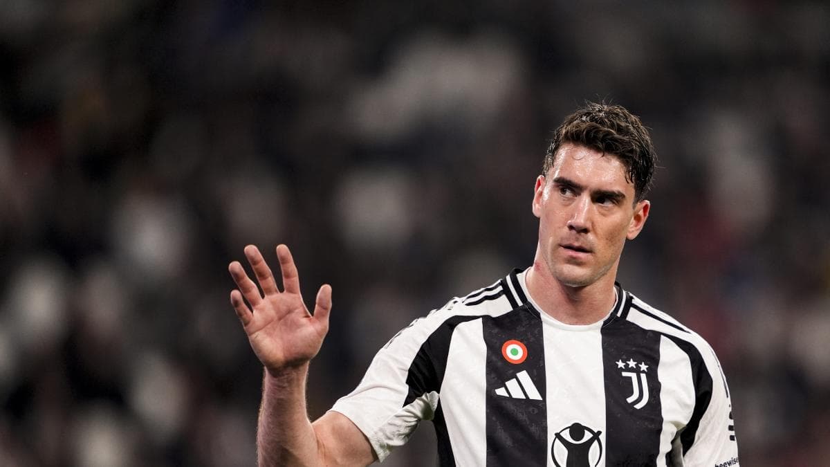 Juventus Transfer News: Vlahovic Future in Doubt After Comolli Exit