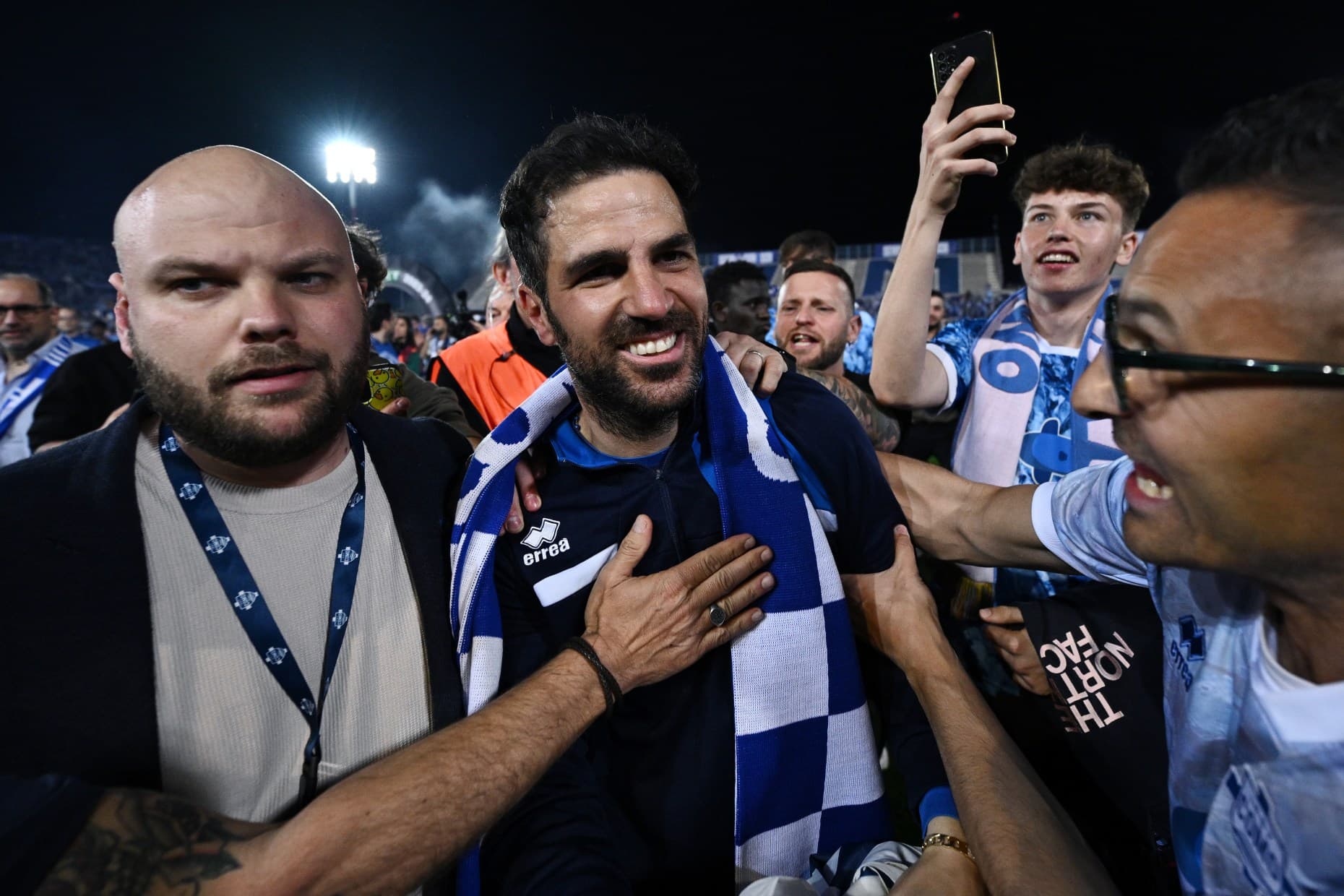 Fabregas concentrato sul Napoli mentre le speranze europee del Como crescono