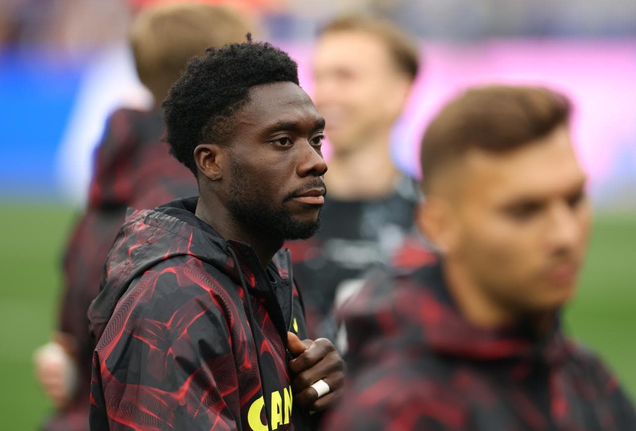 Bayern München offen für Verkauf von Alphonso Davies nach Saudi-Arabien - Other