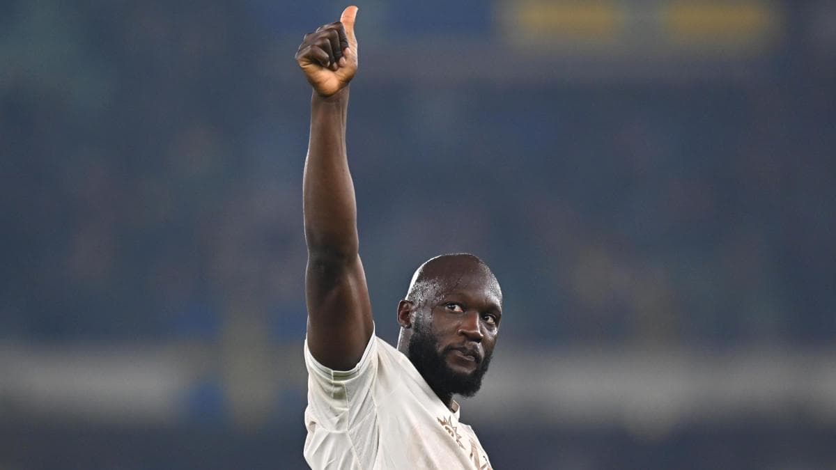 Lukaku Conferma l'Impegno con il Napoli Nonostante le Speculazioni sul Mercato
