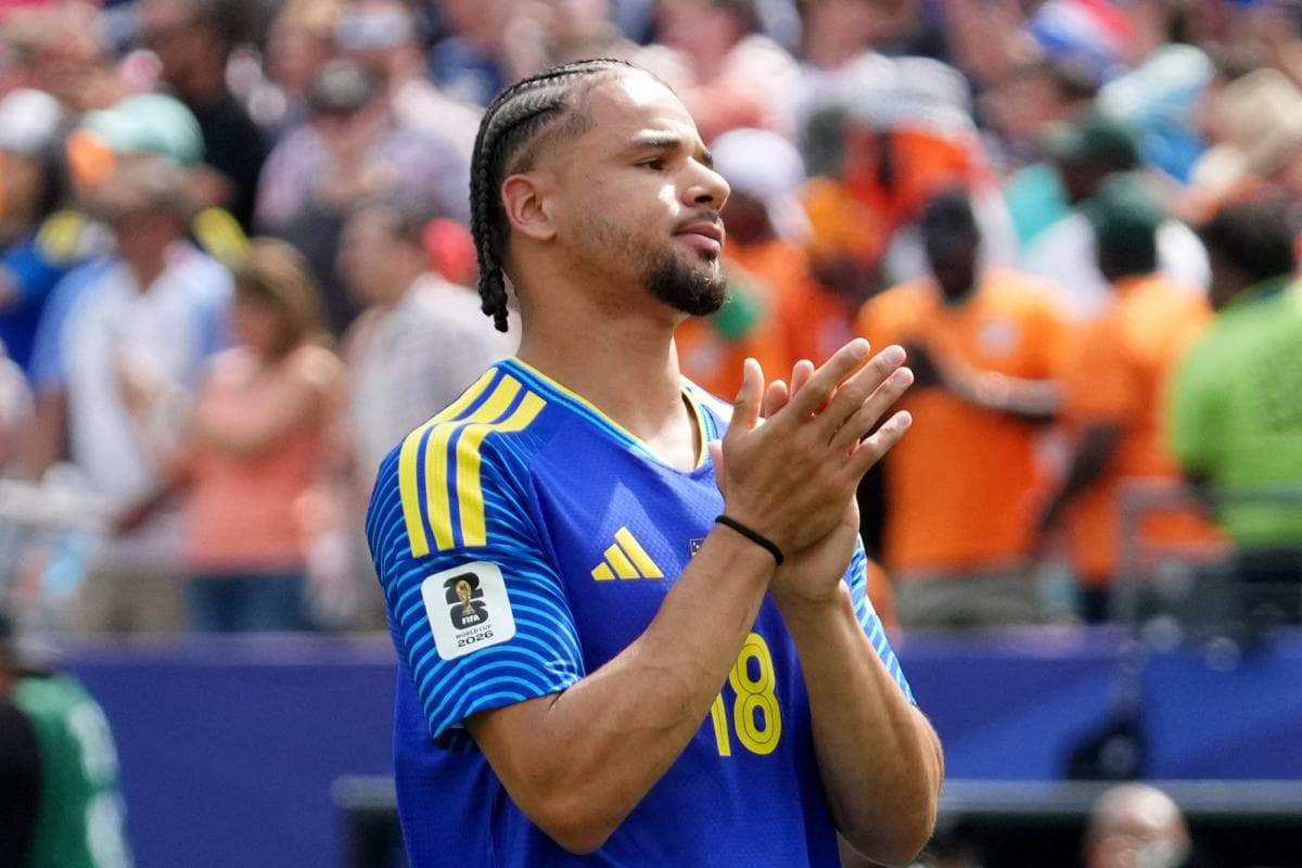 Lens s'accorde pour 4 millions d'euros avec le défenseur du PSV, Armando Obispo
