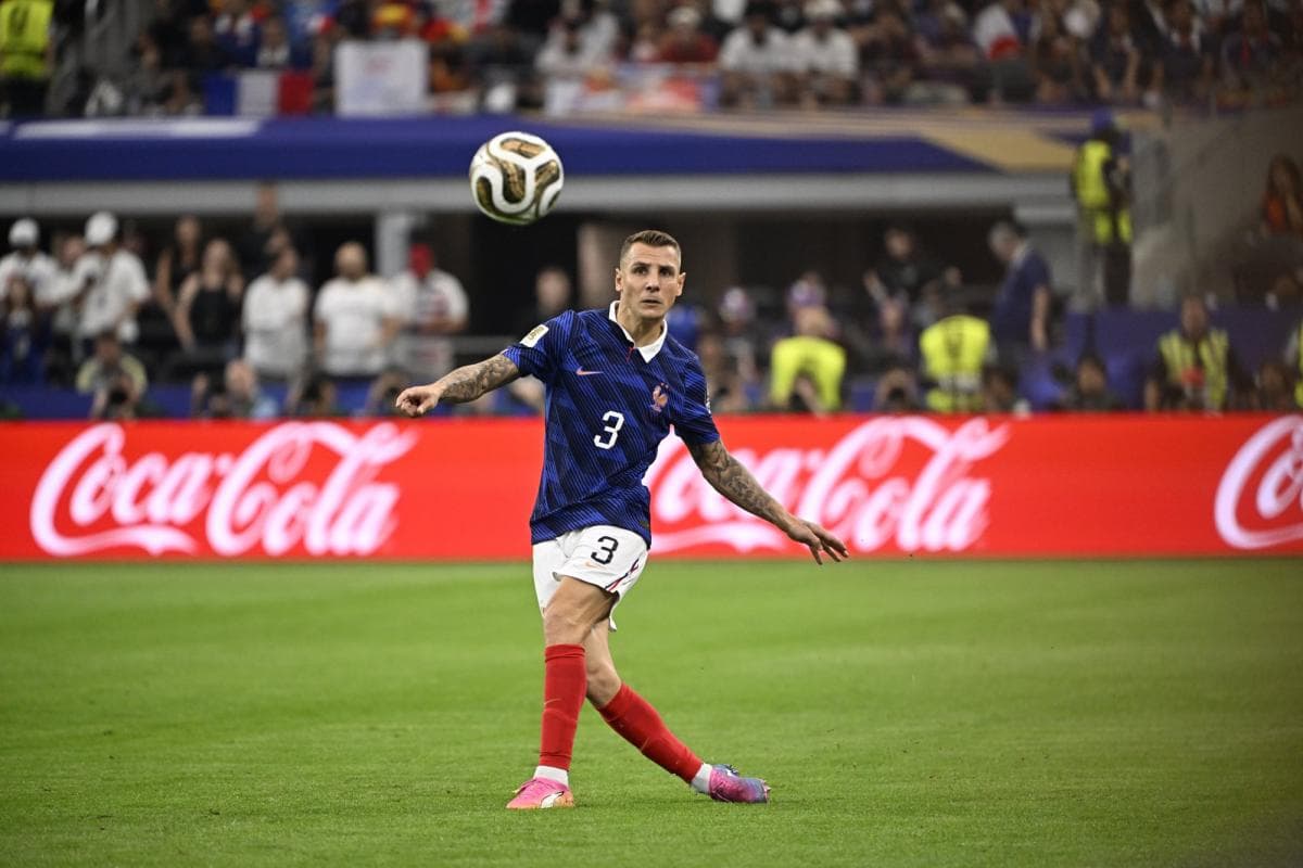 Lucas Digne kehrt zum Paris Saint-Germain zurück