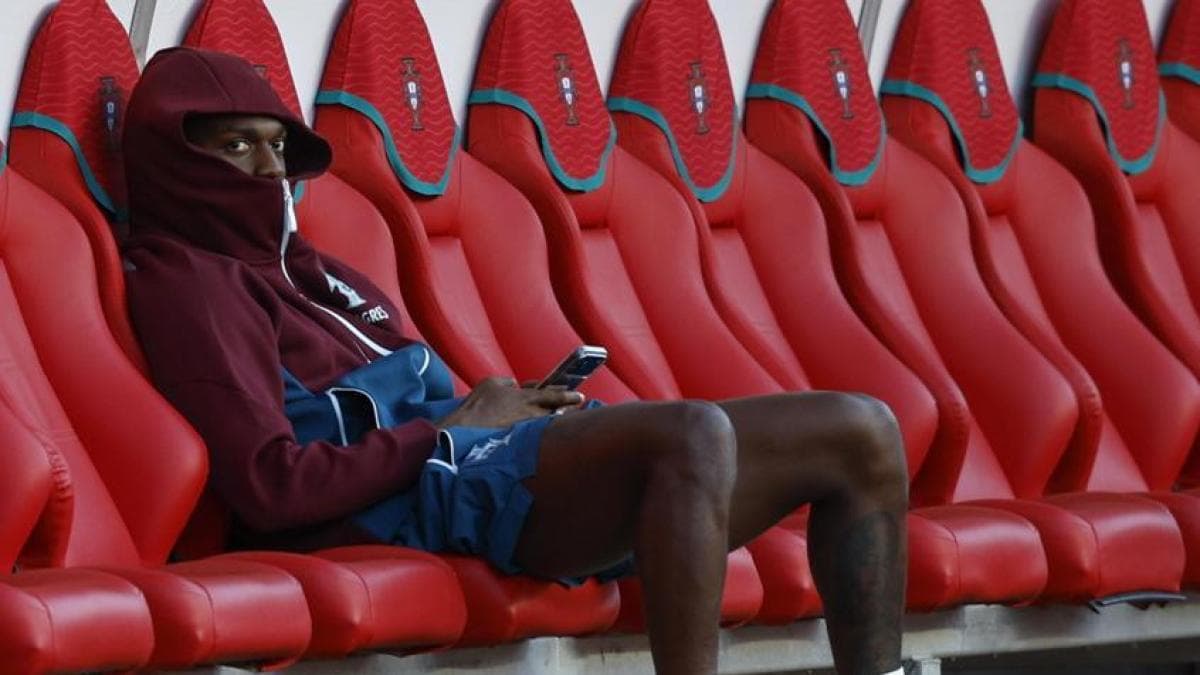 Leao Future Uncertain as Amorim Considers Milan Options - Serie A