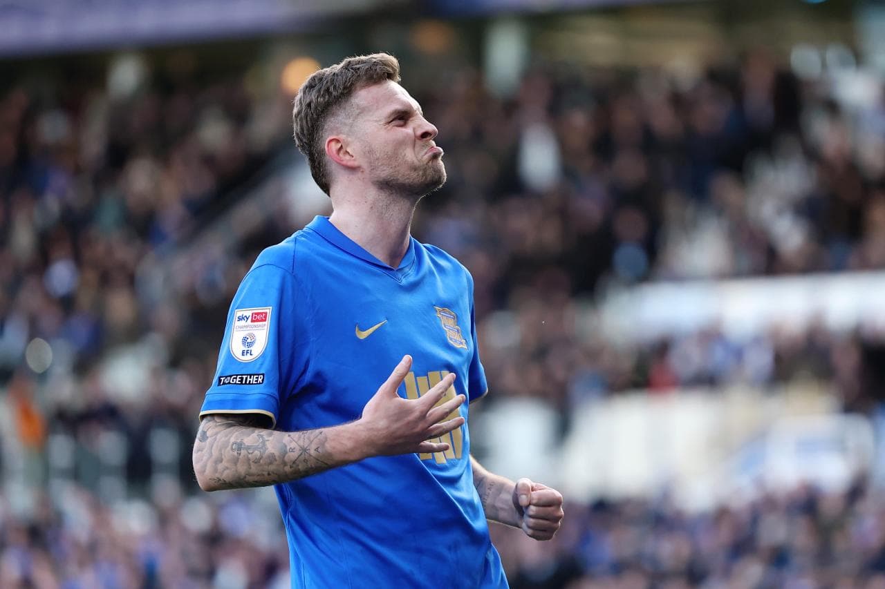 L'Augsburg Pensa a Ducksch del Birmingham
