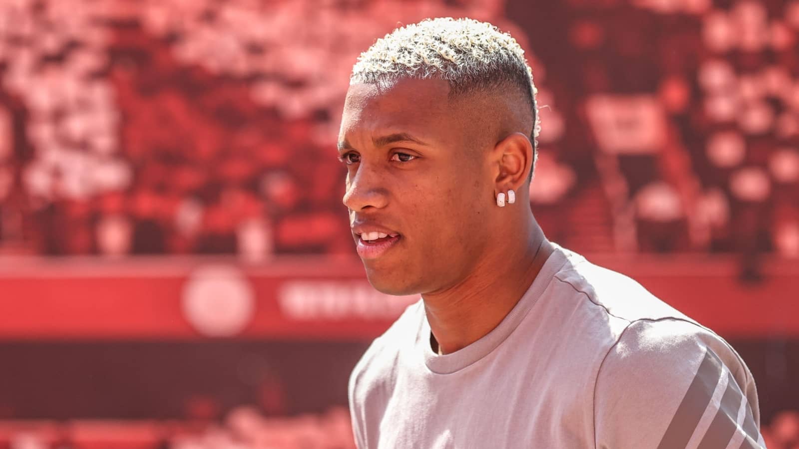 El Manchester United se interesa por Danilo, excentrocampista del Nottingham Forest