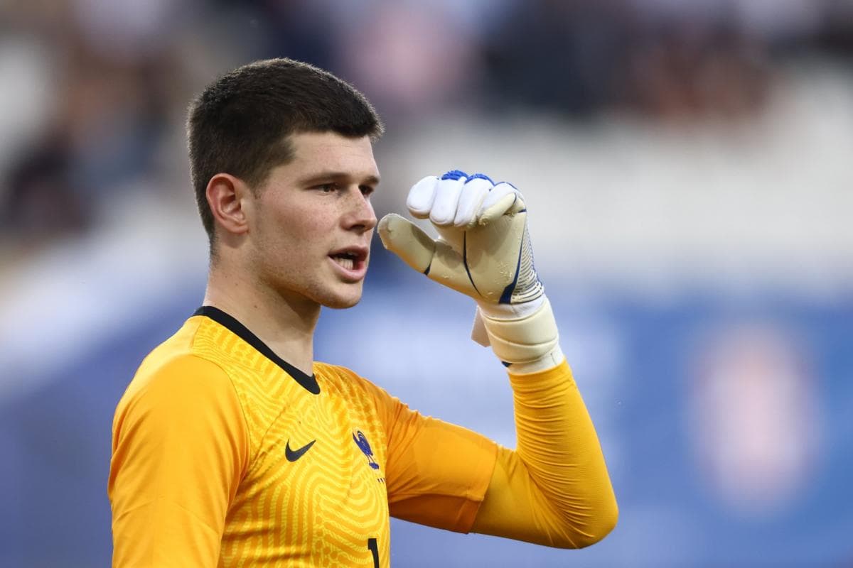 Meslier, a un paso del Arsenal tras dejar el Leeds