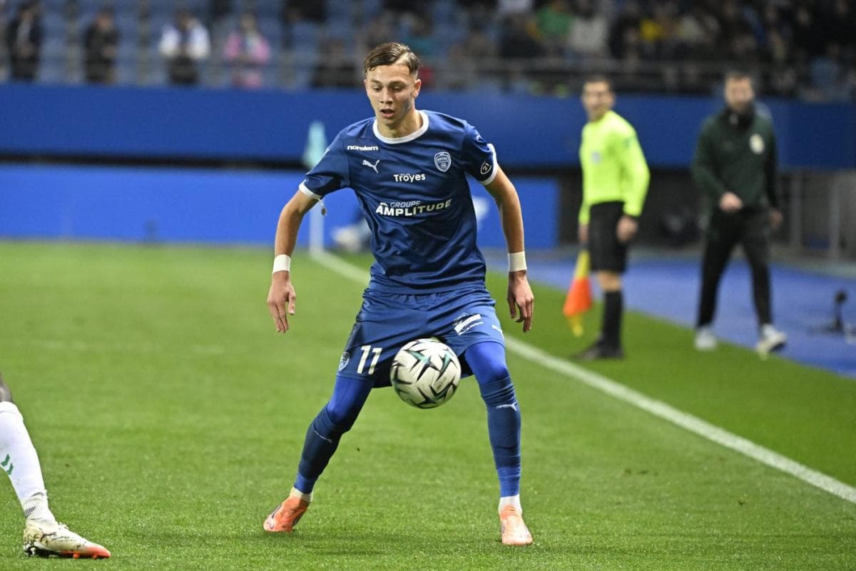 Monaco Secure Loan Deal for Manchester City's Mathys Detourbet