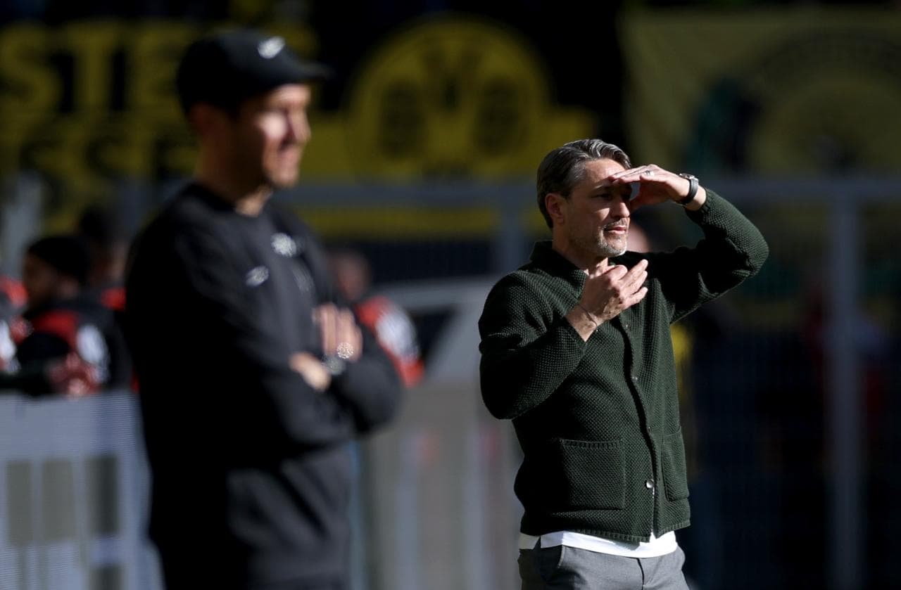 Baja por lesión de Bensebaini para el Dortmund antes del partido contra el Gladbach