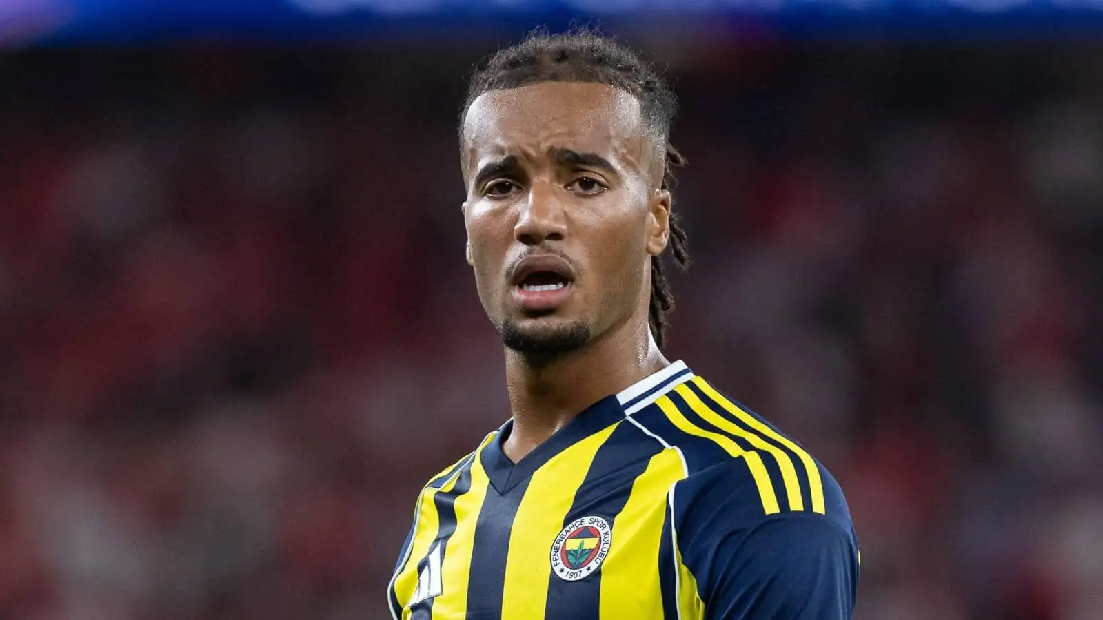 Fenerbahce résiste à l'intérêt de la Premier League pour Archie Brown