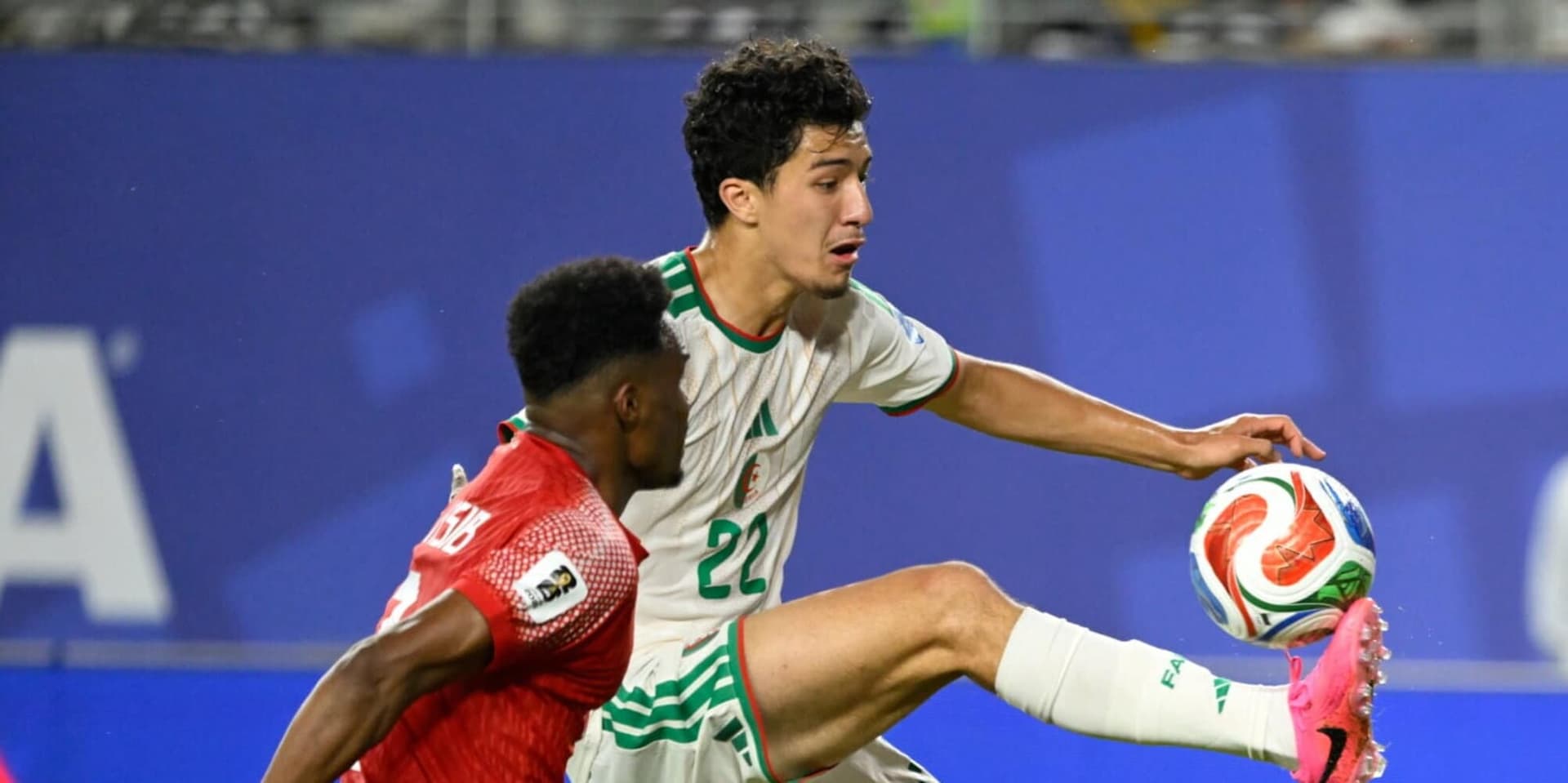 Barcelona y Arsenal se lanzan a por Ibrahim Maza, joya del Bayer Leverkusen