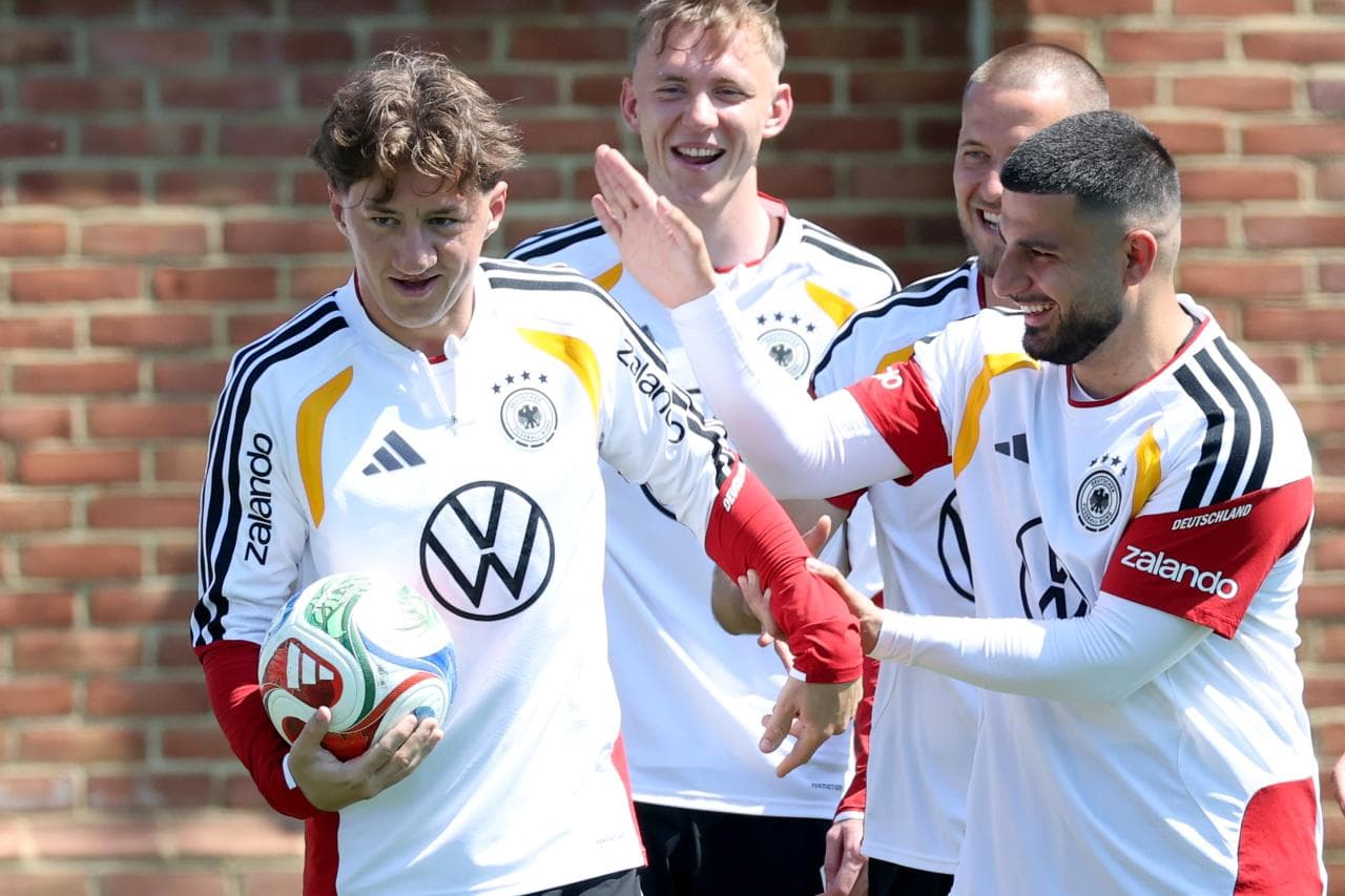 Manchester United vor größerer Herausforderung bei Stiller nach Ablauf der Ausstiegsklausel - Bundesliga
