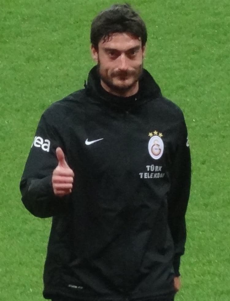 Albert Riera critica la forma dell'Eintracht Francoforte dopo il pareggio con l'Augsburg - Bundesliga