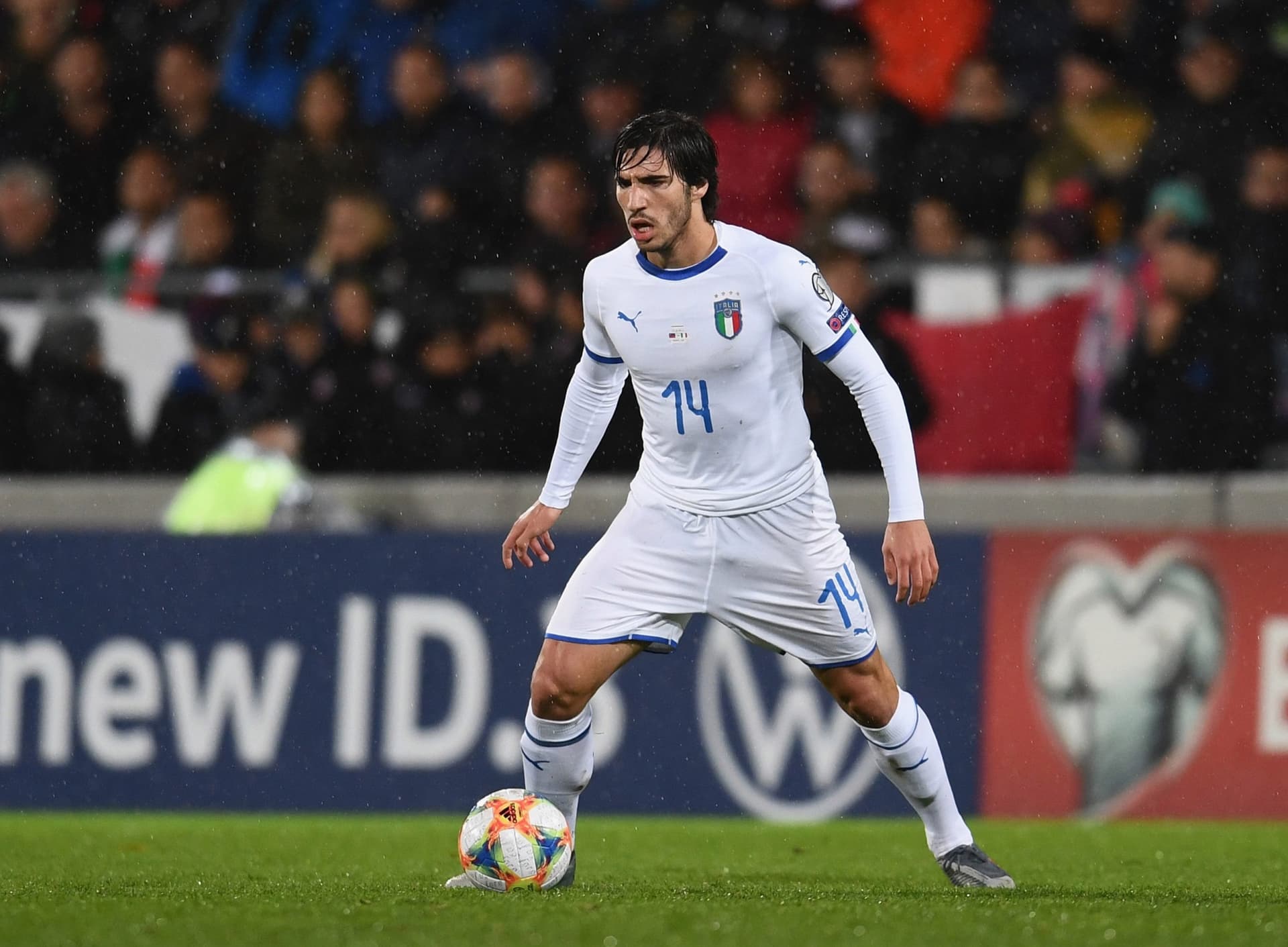 Manchester United cool interest in Newcastle's Sandro Tonali amid financial and off-field concerns - Premier League