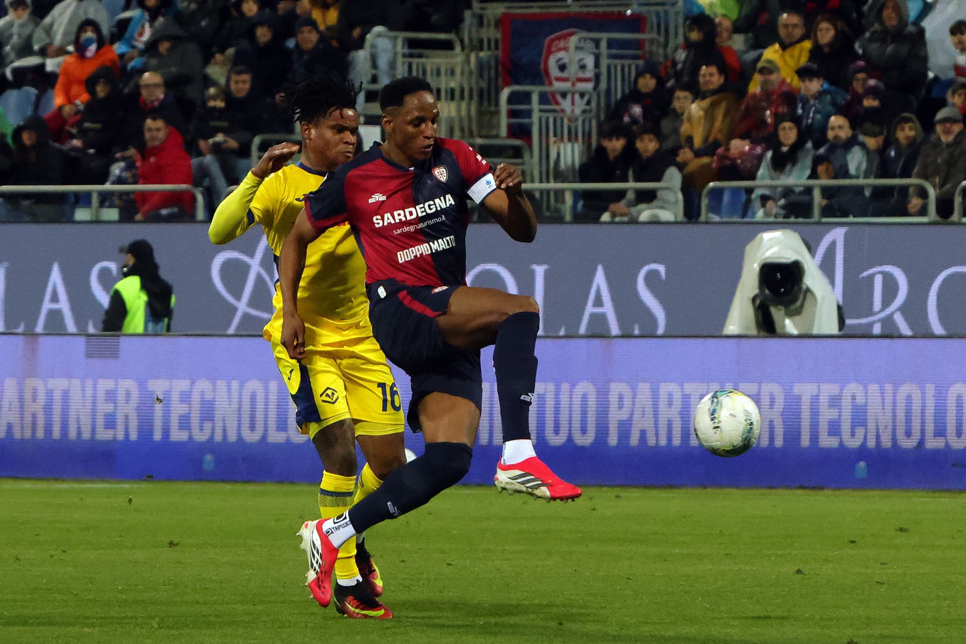 Mina to Join Cagliari After August 2nd