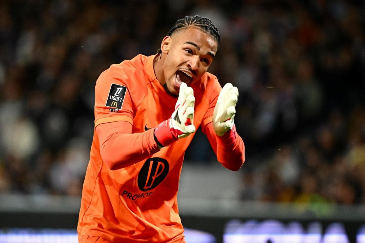 Restes Attracting Premier League and Serie A Interest