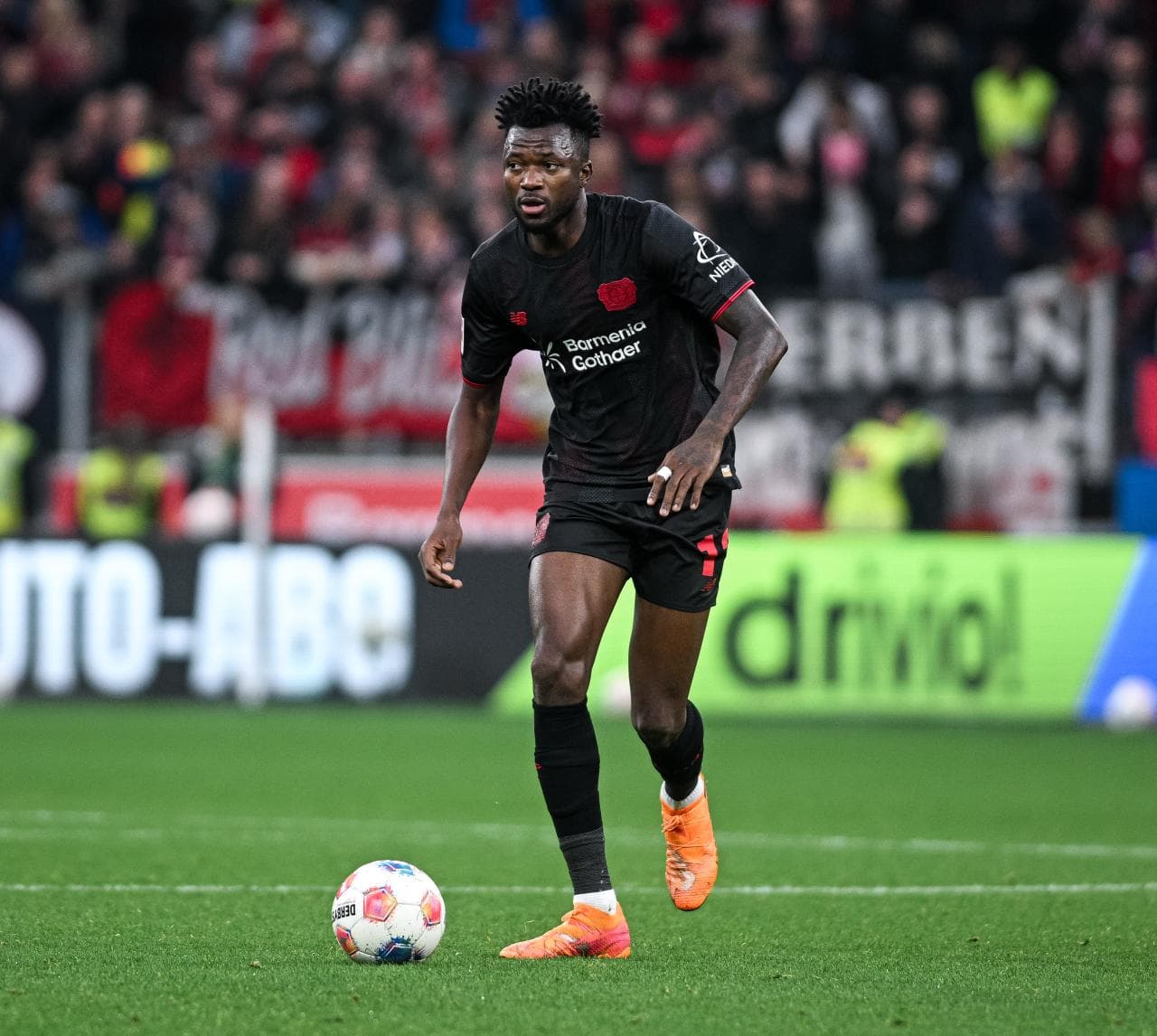 Edmond Tapsoba rinnova con il Bayer Leverkusen fino al 2029