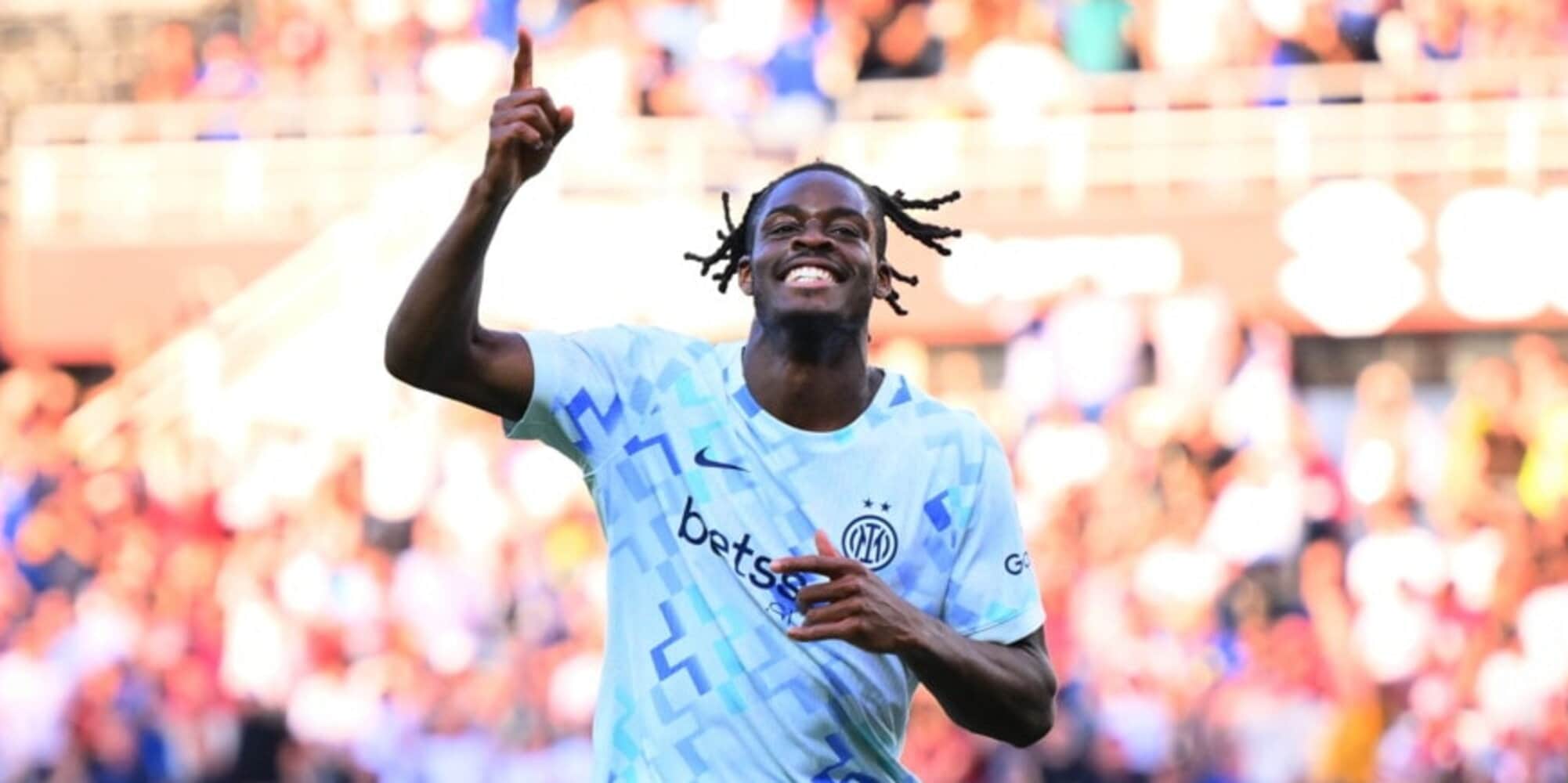 Le Bayern Munich surveille le défenseur de l'Inter, Bisseck