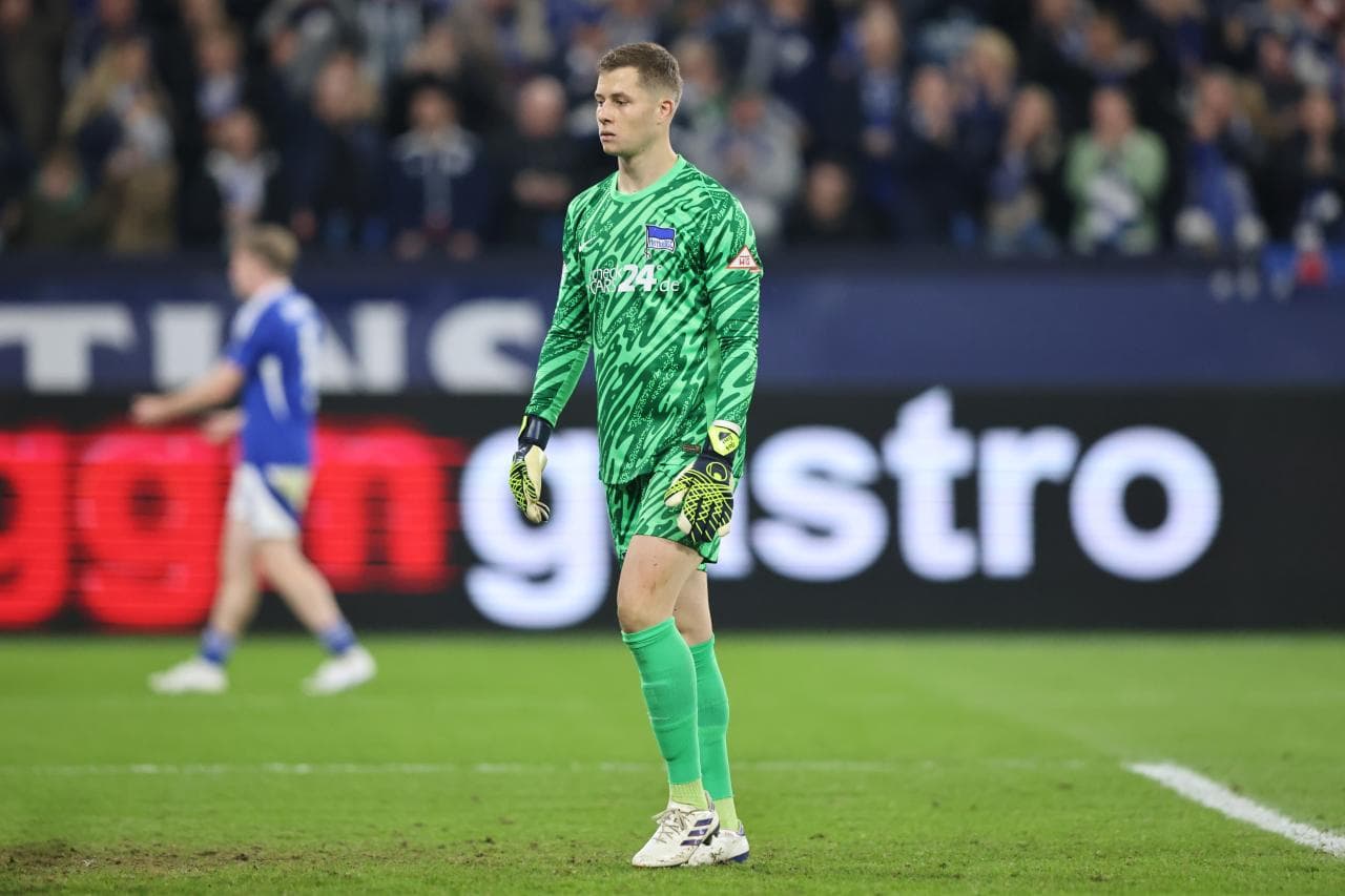 Feyenoord Secure Goalkeeper Tjark Ernst from Hertha Berlin
