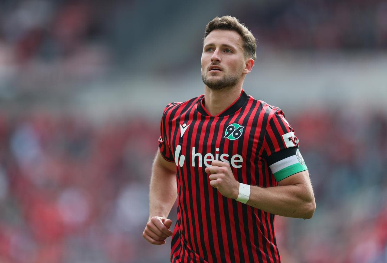 Gladbach Target Hannover Midfielder Leopold on Free Transfer - Bundesliga