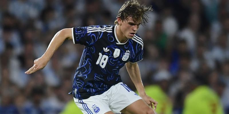 L'Inter Milan cible Curtis Jones et envisage un prêt pour Nico Paz