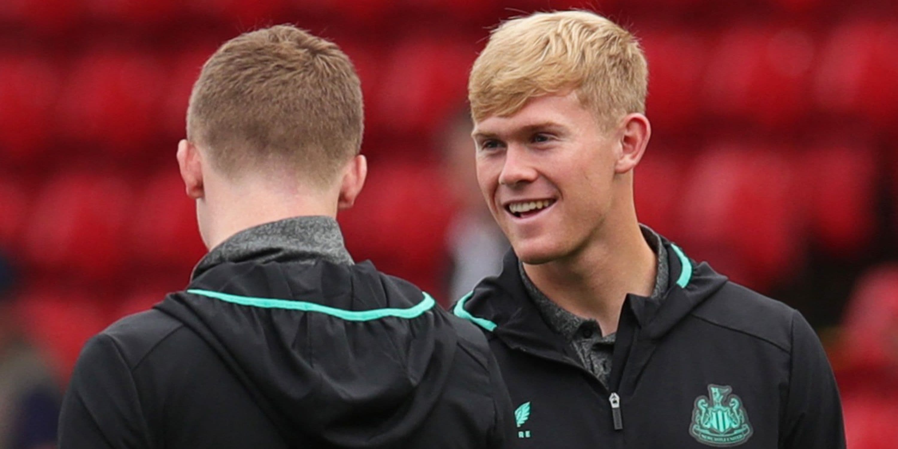 Newcastle United determinati a trattenere Lewis Hall nonostante l'interesse della Premier League