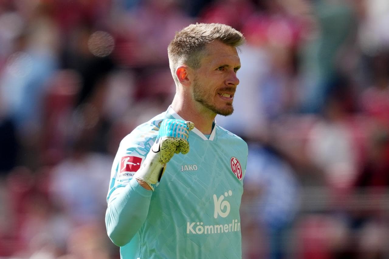 Borussia Mönchengladbach Sign Goalkeeper Daniel Batz - Bundesliga