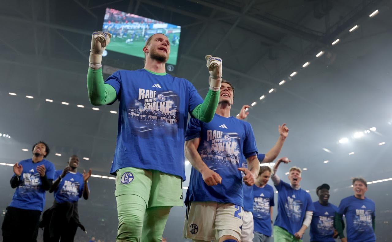 Schalke verlängert Vertrag von Torhüter Loris Karius