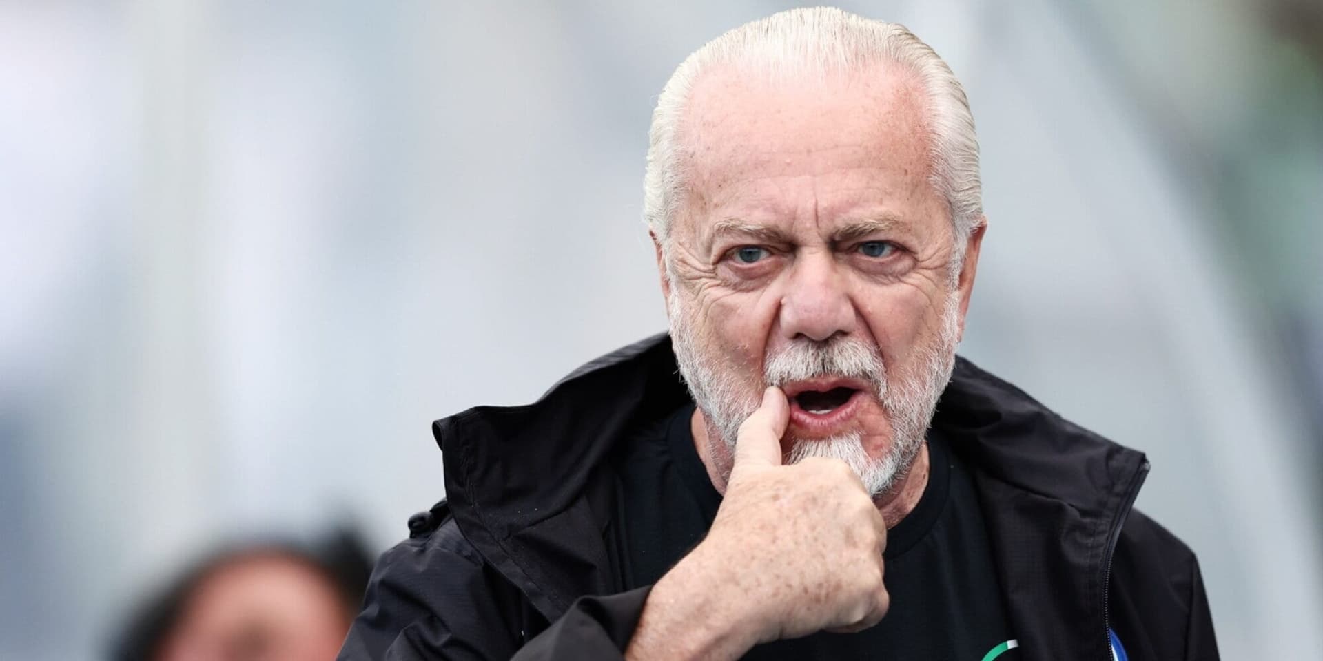 De Laurentiis rimanda l'incontro con Conte in attesa della qualificazione Champions