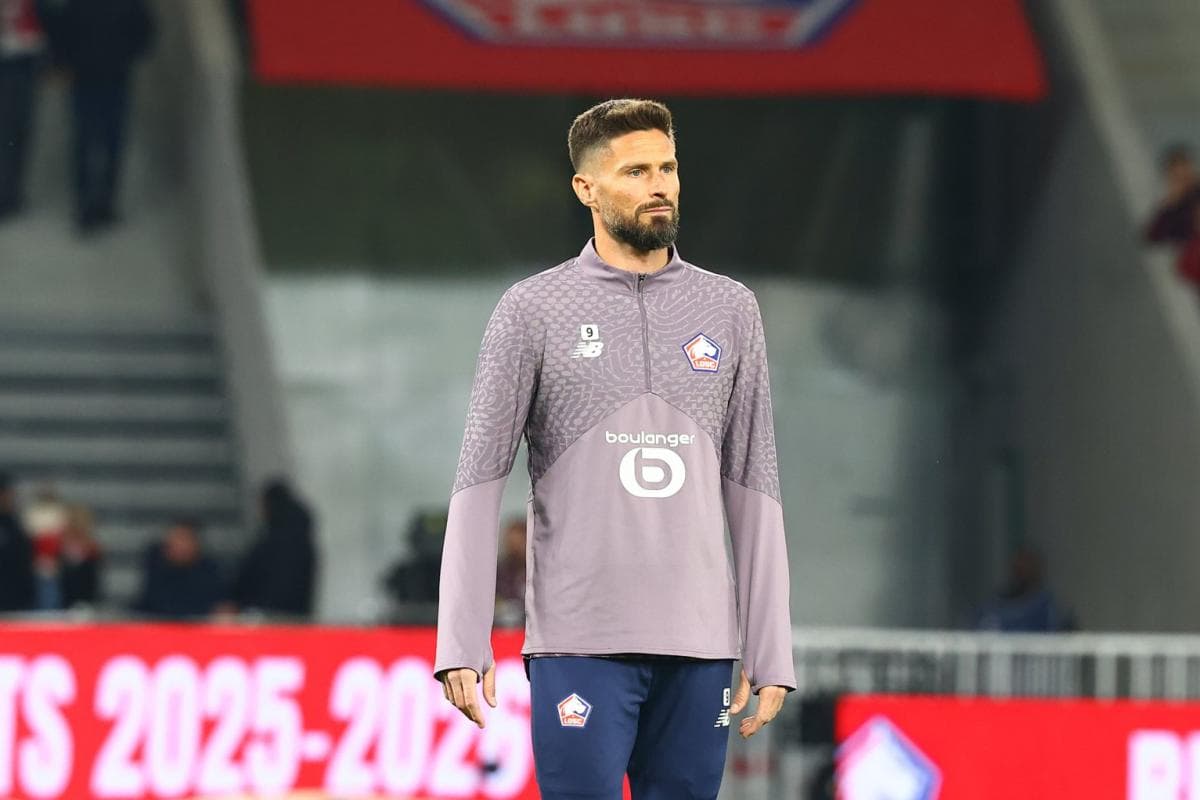 Olivier Giroud renueva con el Lille por una temporada más