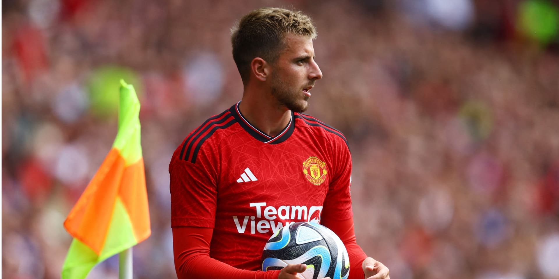 Mason Mount reafirma su compromiso con el Manchester United pese a los rumores de traspaso