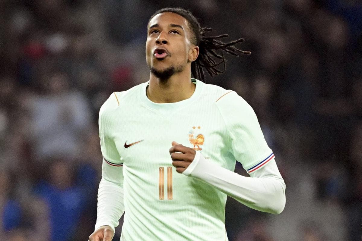 Le Bayern Munich campe sur son position concernant Michael Olise malgré l'intérêt européen