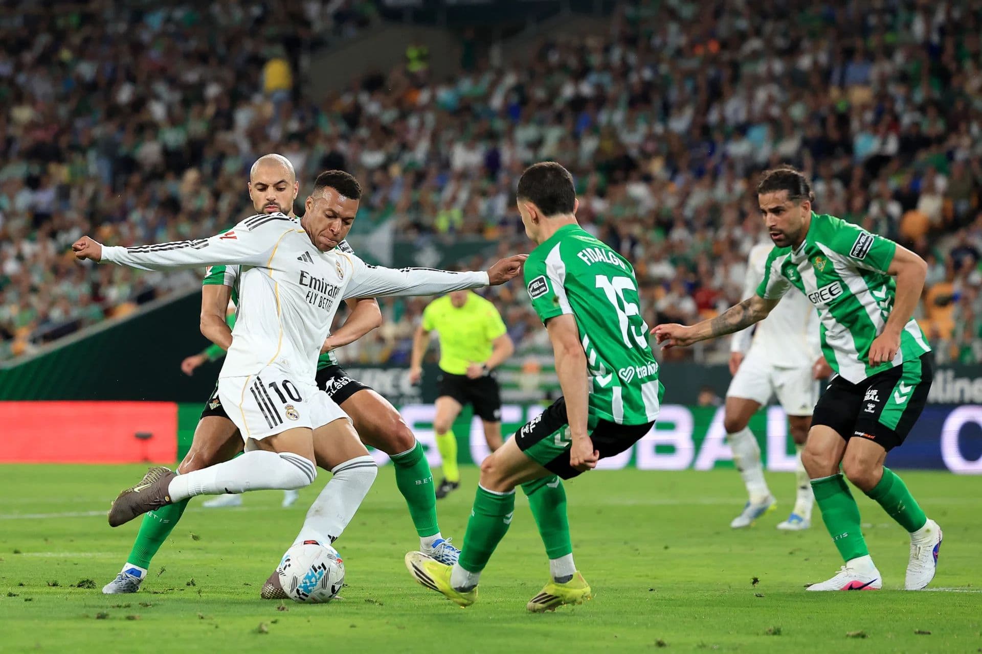 El Entorno de Mbappé Desmiente Tensiones con el Real Madrid