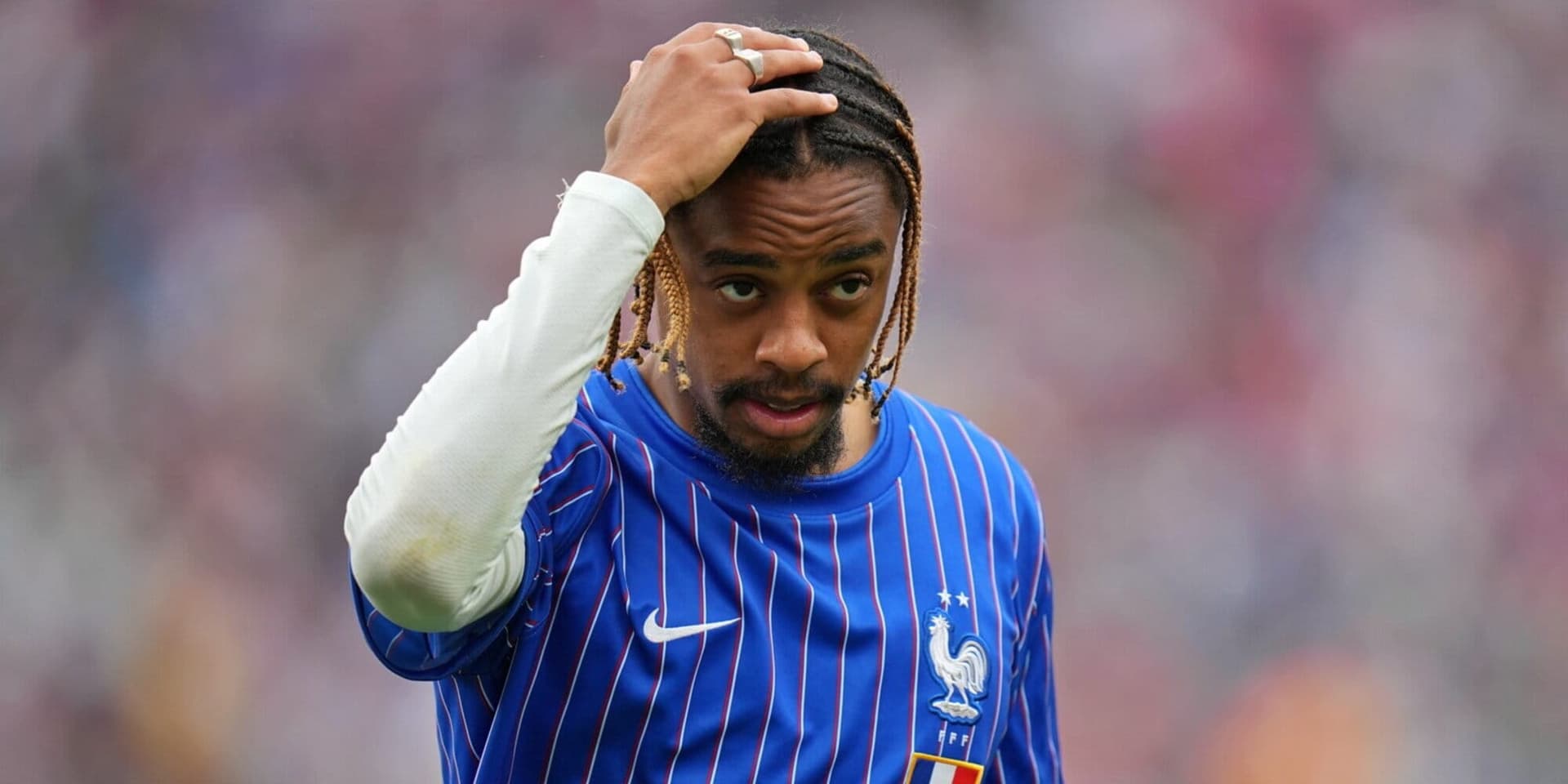El Liverpool se acerca al fichaje de Louis Barcola del Lyon