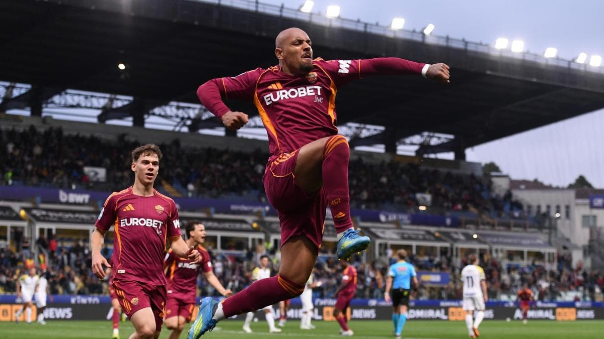 Malen Completes Permanent Move to Roma
