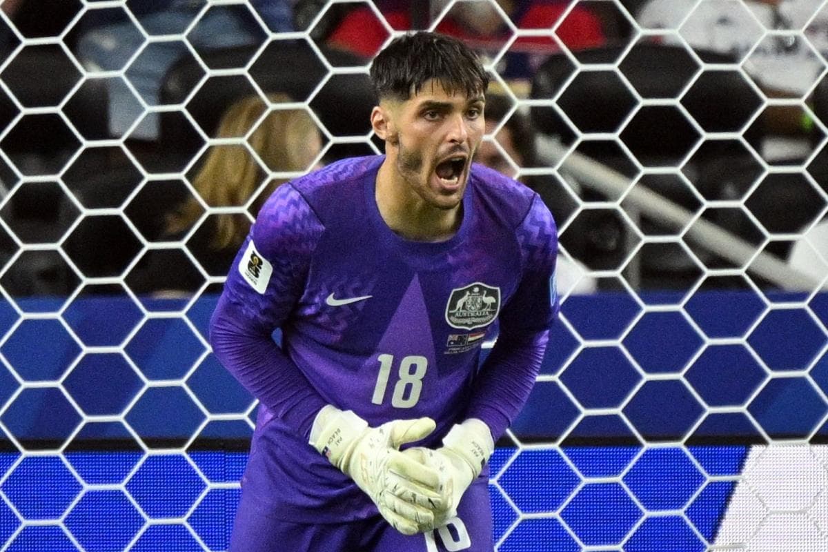 Troyes Sign Australia Goalkeeper Patrick Beach