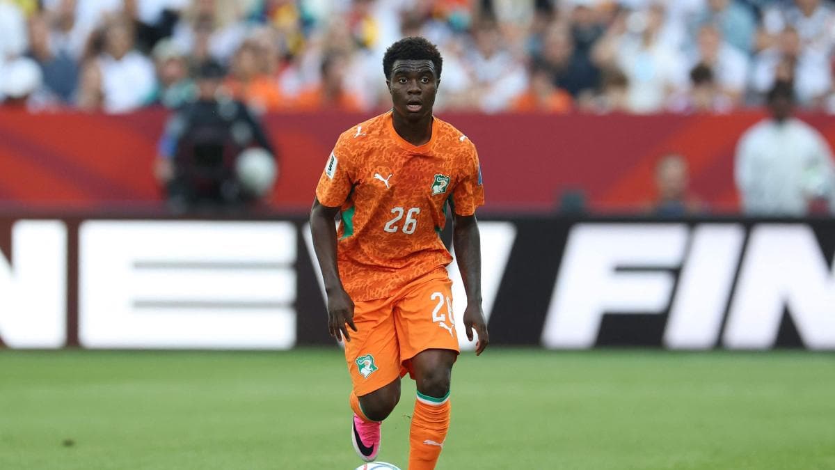 Fiorentina Sign Trabzonspor Midfielder Oulai for €30m