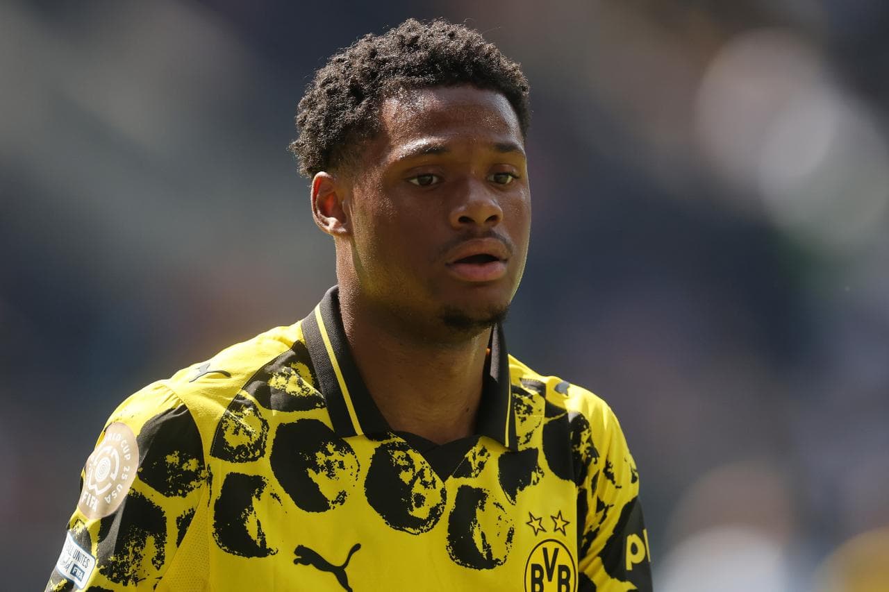 Duranville Set to Leave Dortmund Permanently This Summer