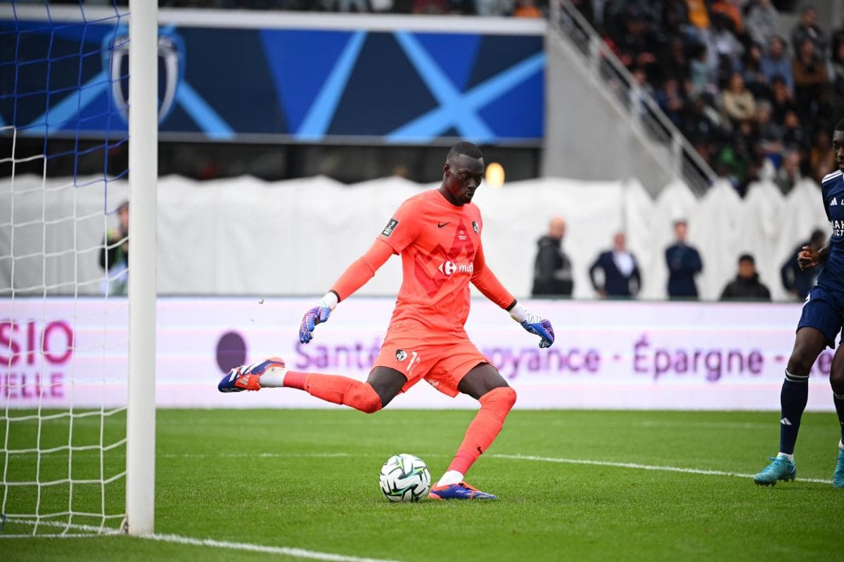 Auxerre, colpo Mamadou Diop dal Grenoble