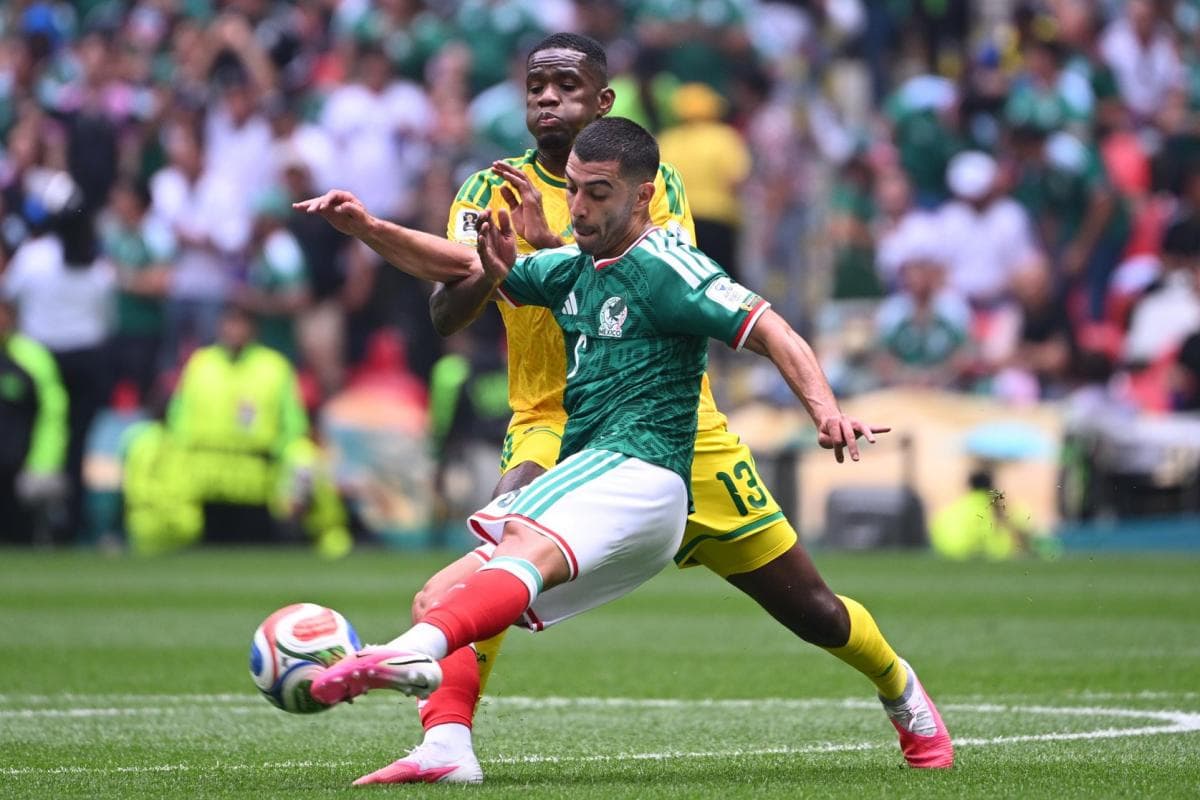 Monaco erwägt Verpflichtung des mexikanischen Mittelfeldspielers Erik Lira